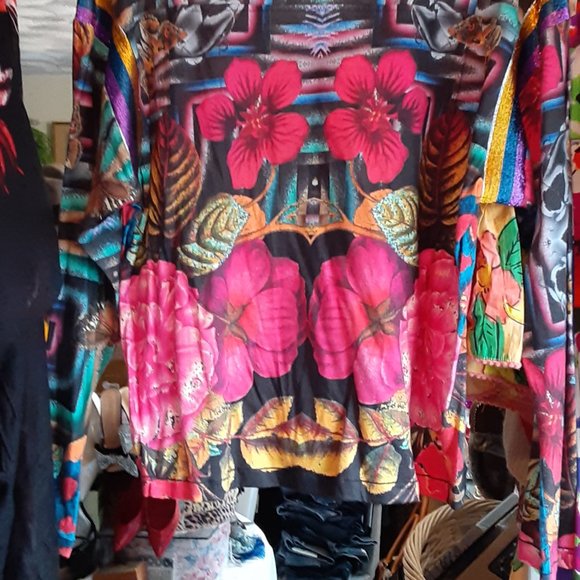 CUSTO BARCELONA JERSEY PULL OVER TOP GORGEOUS PRINT - Picture 2 of 4